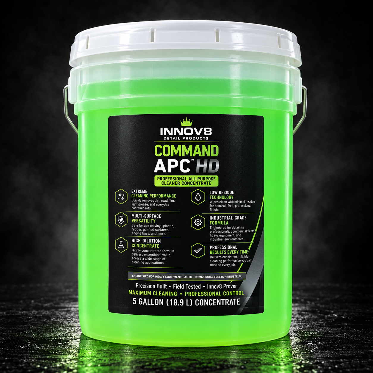Innov8 COMMAND APC HD 20 L pail with neon-green cleaner